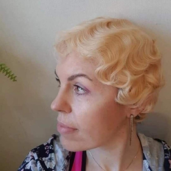 6 wave Wigs!!! - Picture 2 of 6